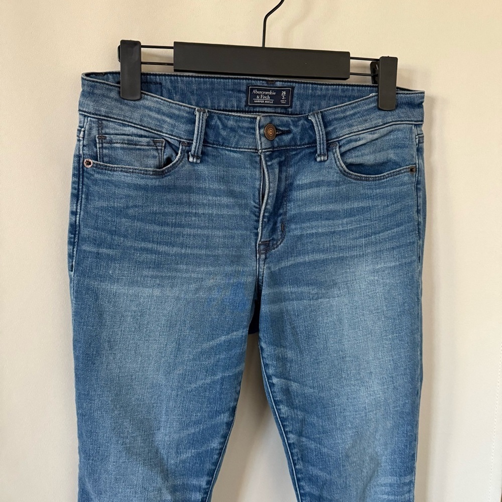 Abercrombie & Fitch Women's 26/2S Short Blue Harper Ankle‎ Raw Hem Skinny Jean - Picture 2 of 10